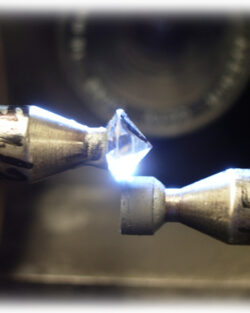 Manufacturing a Diamond - Diamond Polishing